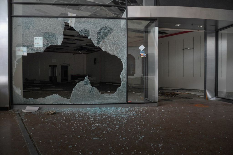 Illustration for article titled This Abandoned Wasteland Was Once America's Largest Mall